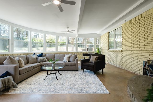 4 Nob View Circle, Little Rock, AR 72205