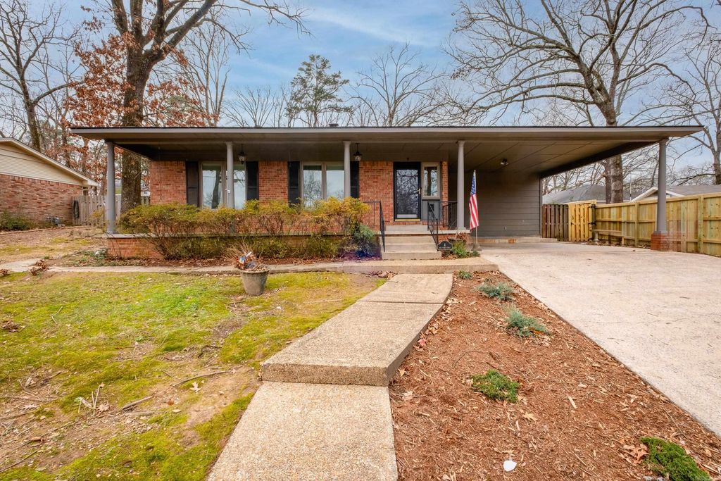 4 Nob View Circle, Little Rock, AR 72205
