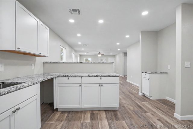 4752 S 27TH West Avenue, Tulsa, OK 74107