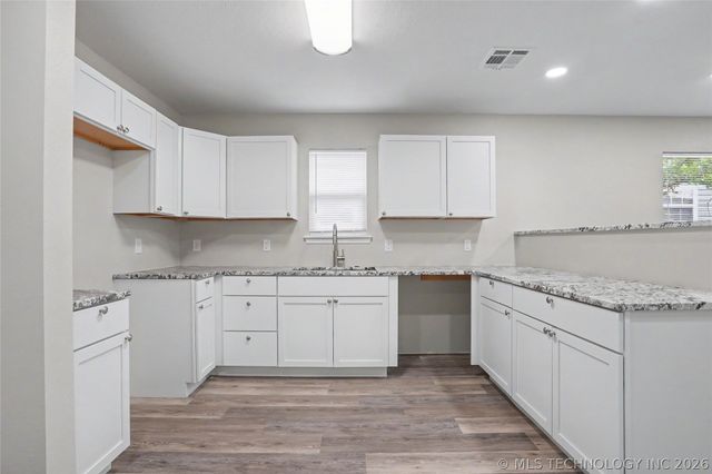 4752 S 27TH West Avenue, Tulsa, OK 74107