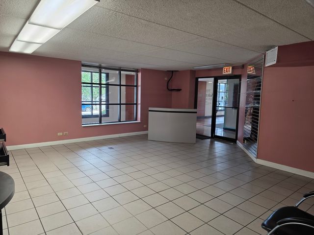 5441 N East River Road RETAIL, Chicago, IL 60656