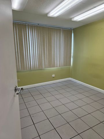 5441 N East River Road RETAIL, Chicago, IL 60656