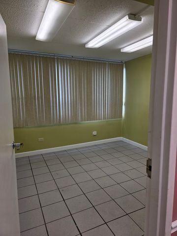 5441 N East River Road RETAIL, Chicago, IL 60656