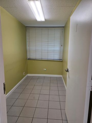 5441 N East River Road RETAIL, Chicago, IL 60656