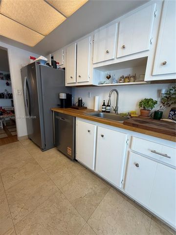 18061 Biscayne Blvd 601, Aventura, FL 33160