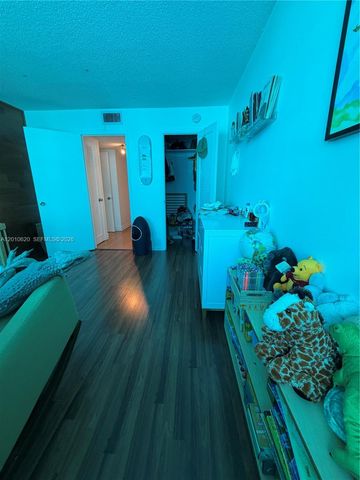 18061 Biscayne Blvd 601, Aventura, FL 33160