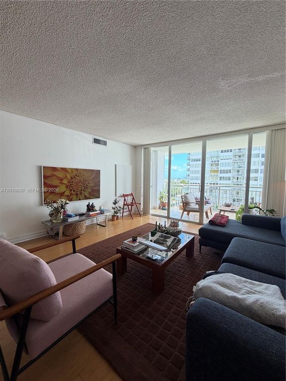 18061 Biscayne Blvd 601, Aventura, FL 33160