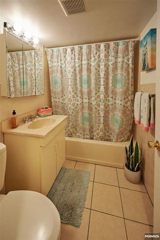 274 Englewood Avenue, Teaneck, NJ 07666