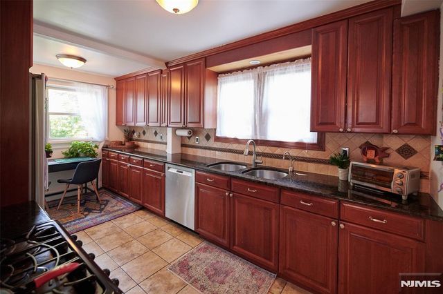 274 Englewood Avenue, Teaneck, NJ 07666