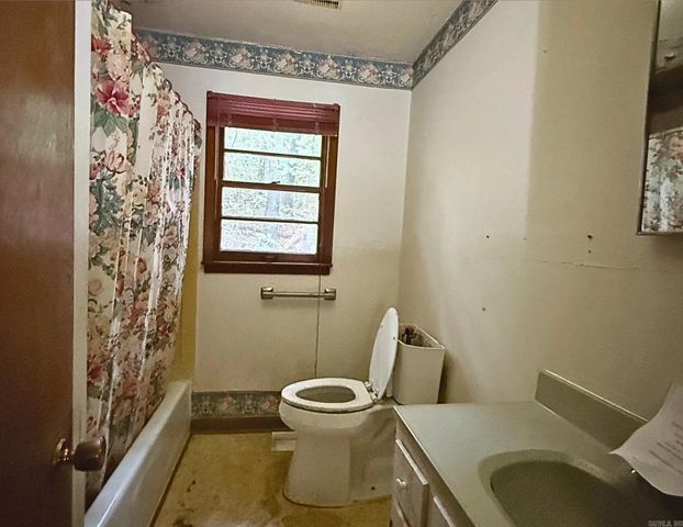 127 Algonquin Cir, Cherokee Village, AR 72529