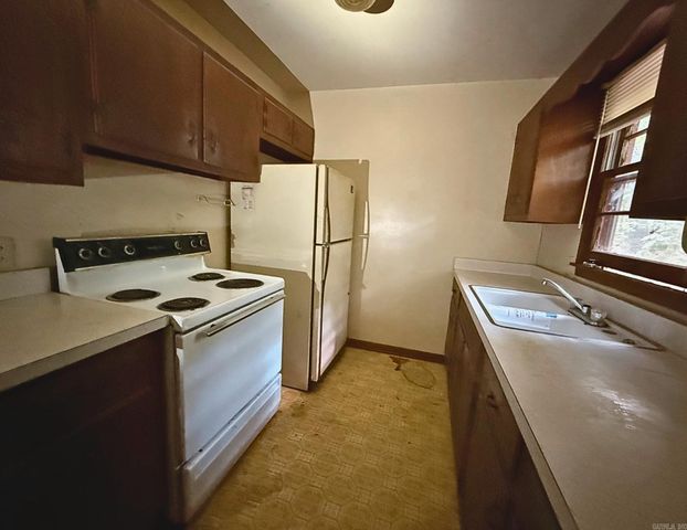 127 Algonquin Cir, Cherokee Village, AR 72529