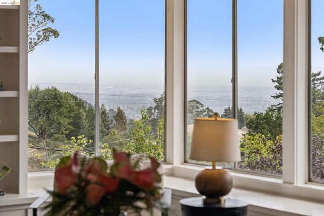 1427 Summit Rd, Berkeley, CA 94708