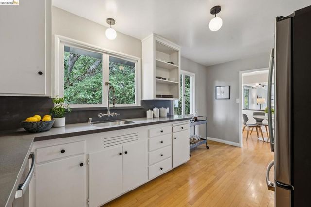 1427 Summit Rd, Berkeley, CA 94708