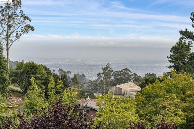 1427 Summit Rd, Berkeley, CA 94708