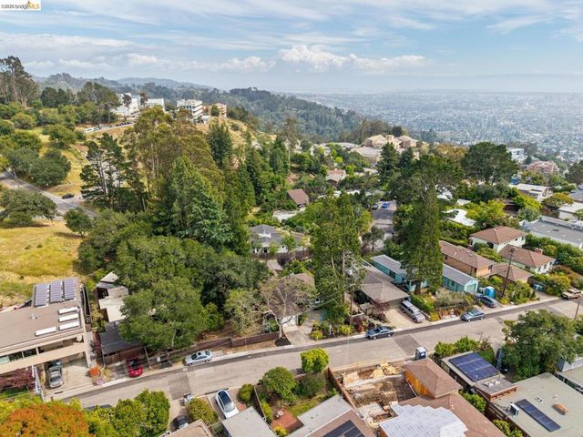 1427 Summit Rd, Berkeley, CA 94708