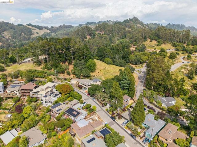 1427 Summit Rd, Berkeley, CA 94708