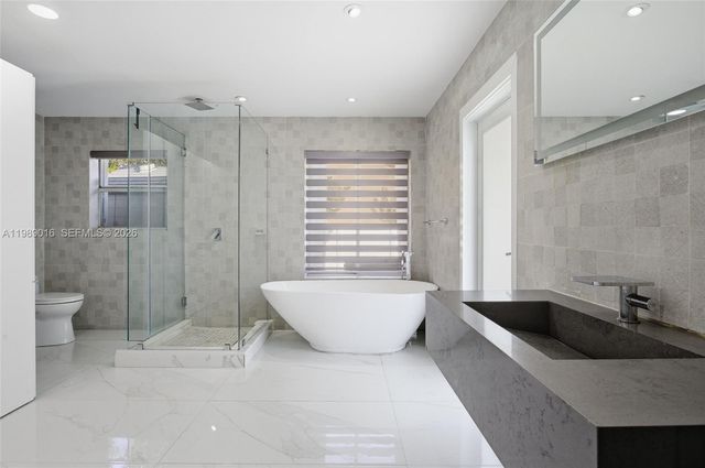 1010 SW 149th Ln, Sunrise, FL 33326