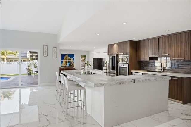 1010 SW 149th Ln, Sunrise, FL 33326