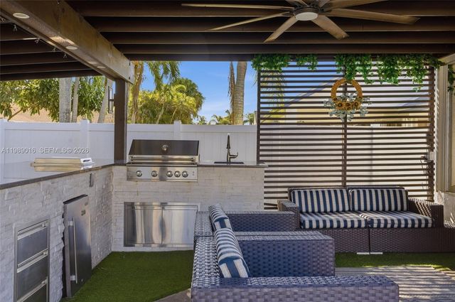 1010 SW 149th Ln, Sunrise, FL 33326