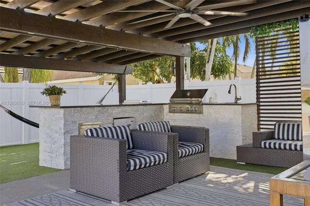 1010 SW 149th Ln, Sunrise, FL 33326