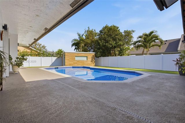 1010 SW 149th Ln, Sunrise, FL 33326