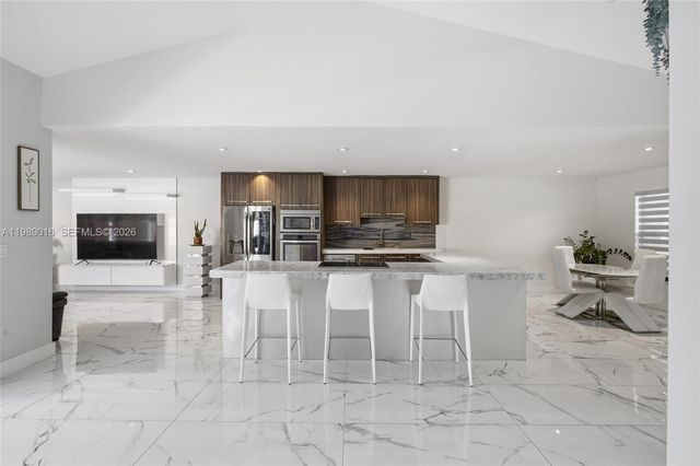 1010 SW 149th Ln, Sunrise, FL 33326