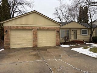5580 Sunnycrest Drive, West Bloomfield Charter Township, MI 48323