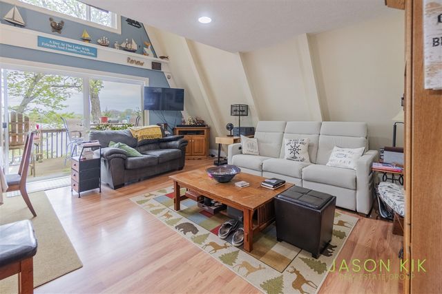 679 W Lincoln Avenue, White Cloud, MI 49349