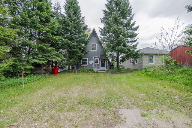 679 W Lincoln Avenue, White Cloud, MI 49349