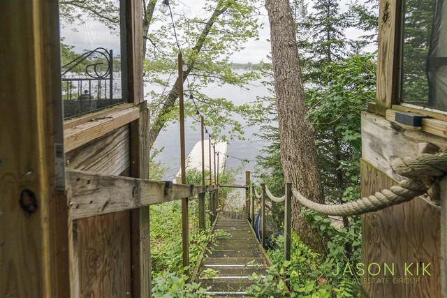 679 W Lincoln Avenue, White Cloud, MI 49349