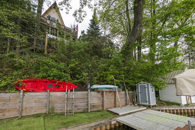 679 W Lincoln Avenue, White Cloud, MI 49349