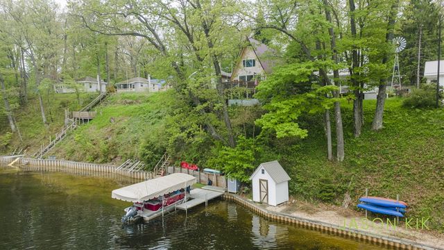679 W Lincoln Avenue, White Cloud, MI 49349