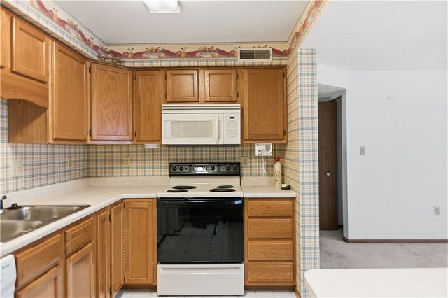 503 Clubhouse Dr, South Strabane, PA 15301