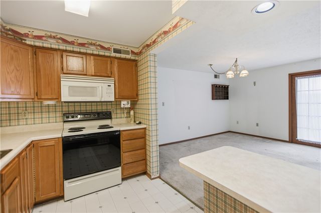 503 Clubhouse Dr, South Strabane, PA 15301