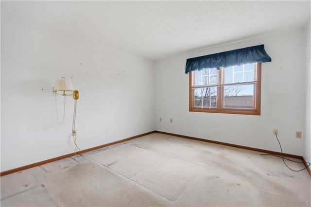 503 Clubhouse Dr, South Strabane, PA 15301