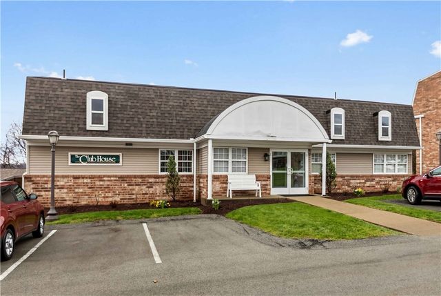 503 Clubhouse Dr, South Strabane, PA 15301