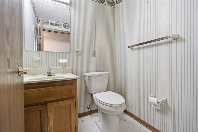 503 Clubhouse Dr, South Strabane, PA 15301