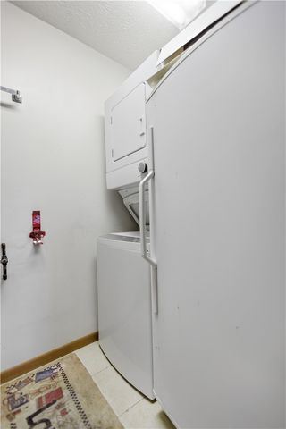 503 Clubhouse Dr, South Strabane, PA 15301