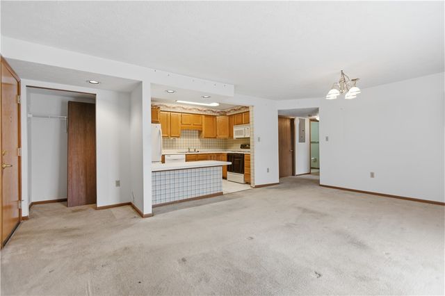 503 Clubhouse Dr, South Strabane, PA 15301