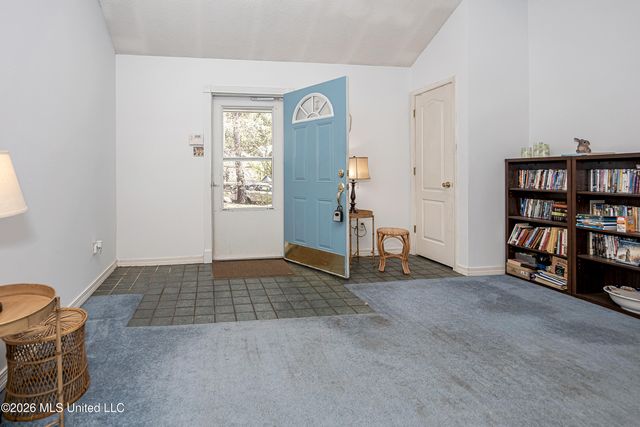 2713 N 6th Street, Ocean Springs, MS 39564