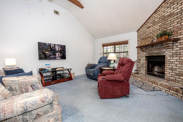 2713 N 6th Street, Ocean Springs, MS 39564