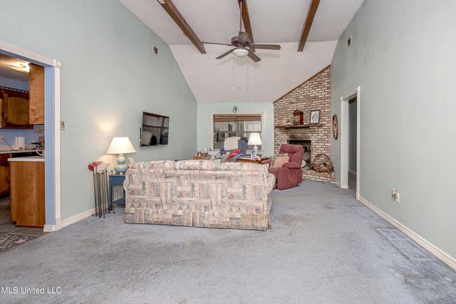 2713 N 6th Street, Ocean Springs, MS 39564