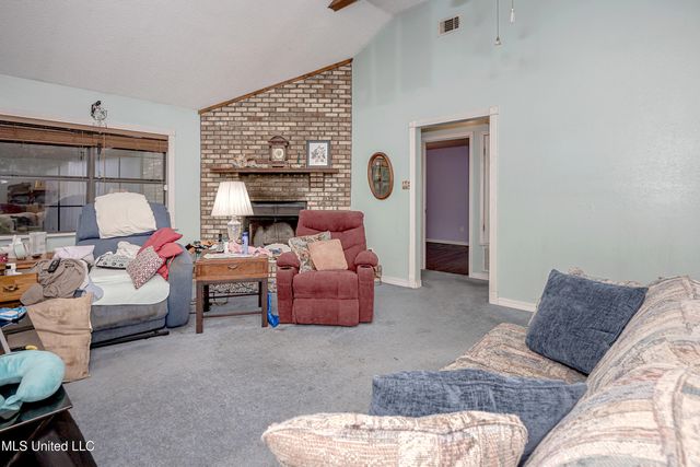 2713 N 6th Street, Ocean Springs, MS 39564