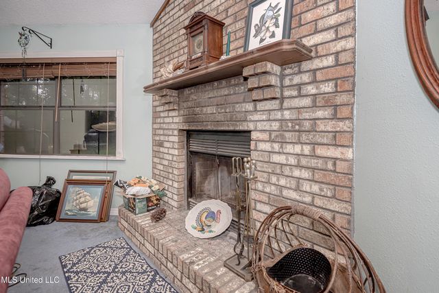 2713 N 6th Street, Ocean Springs, MS 39564