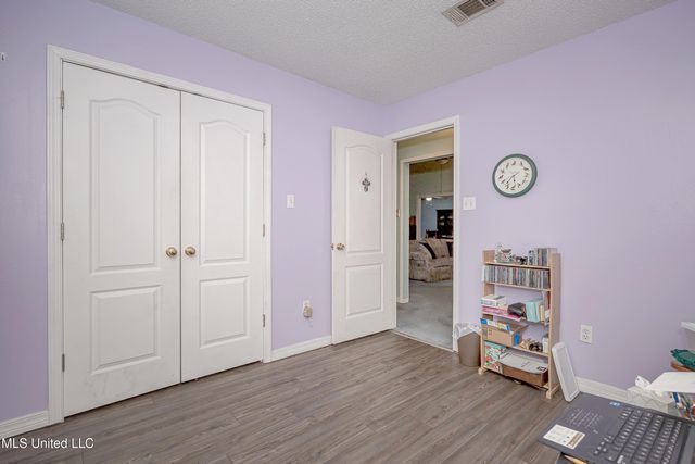 2713 N 6th Street, Ocean Springs, MS 39564