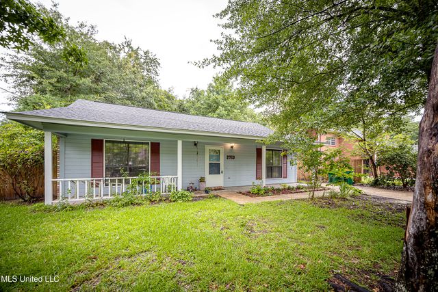2713 N 6th Street, Ocean Springs, MS 39564