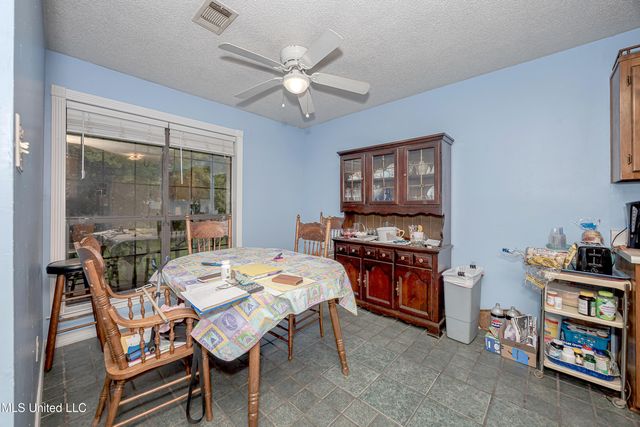 2713 N 6th Street, Ocean Springs, MS 39564