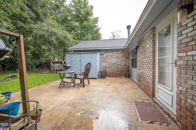 2713 N 6th Street, Ocean Springs, MS 39564