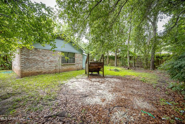 2713 N 6th Street, Ocean Springs, MS 39564