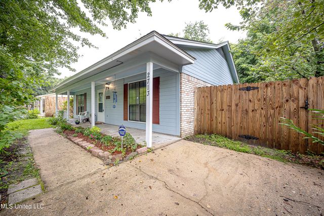 2713 N 6th Street, Ocean Springs, MS 39564